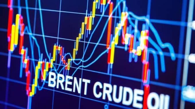 Analisis Minyak Turun 1,5% Ditengah Ketegangan Dagang AS–Tiongkok - Data Pasar 2025-10-15