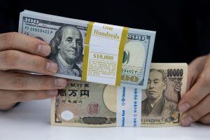 Analisis Dolar AS Stabil di Puncak, Yen Menguat Usai Peringatan Pejabat Tokyo - Data Pasar 2025-11-04