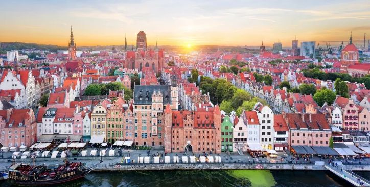 Analisis Euro Sedikit Menguat, Tapi Dolar Masih Dominan - Data Pasar 2025-11-10