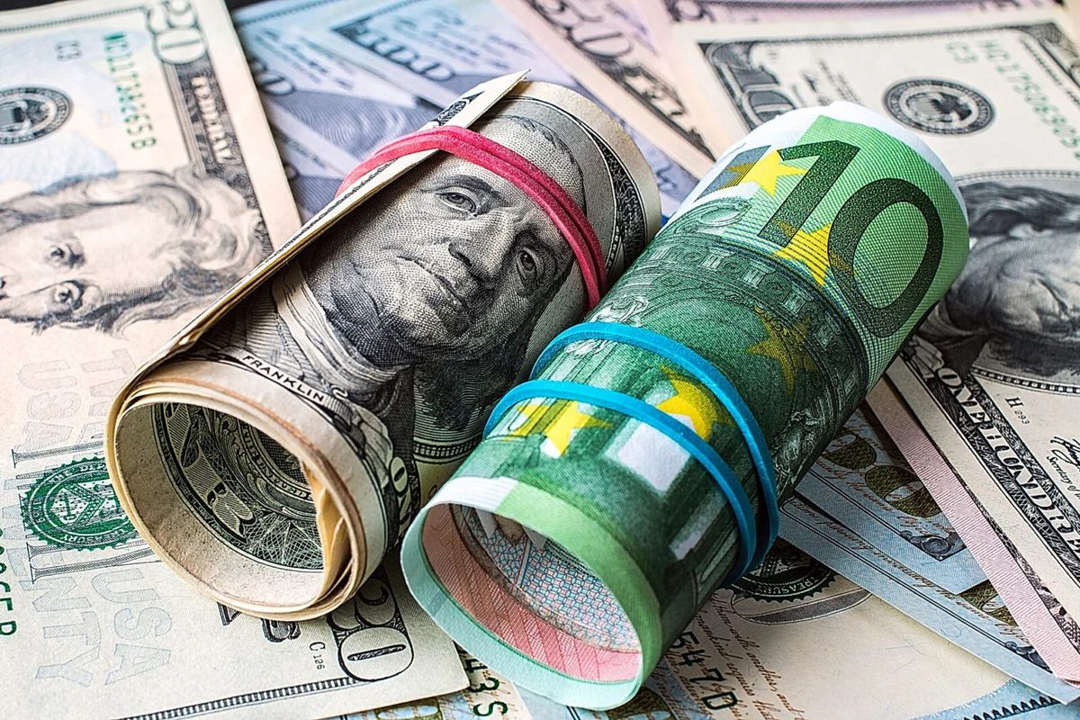 Analisis Dollar Mulai Naik, Euro Kok Nggak Jatuh? - Data Pasar 2026-02-10