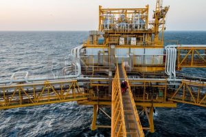 Analisis Minyak Turun 1%, Pasar Tunggu Pembicaraan AS–Iran & Tarif Trump - Data Pasar 2026-02-23