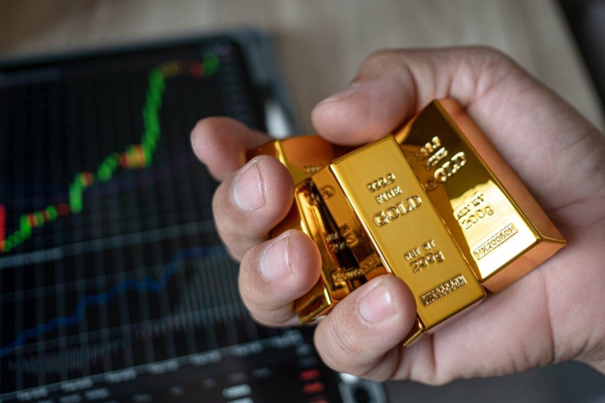 Analisis Rebound Emas Tertahan: Pasar Masih Tarik-Ulur - Data Pasar 2026-02-06