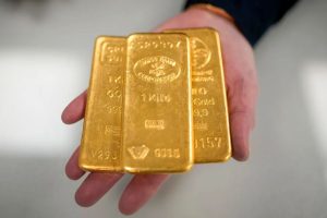 Analisis Emas Terkoreksi ke Area US$4.300, Aksi Profit-Taking Tekan Harga - Data Pasar 2026-08-14