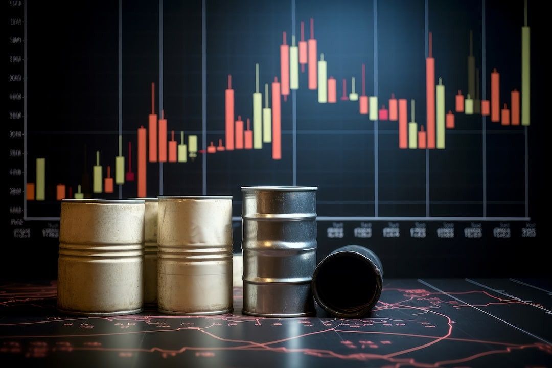 Analisis Minyak Bertahan, Ketegangan Hormuz dan Pasokan Ketat Jaga Harga Tinggi - Data Pasar 2026-08-19