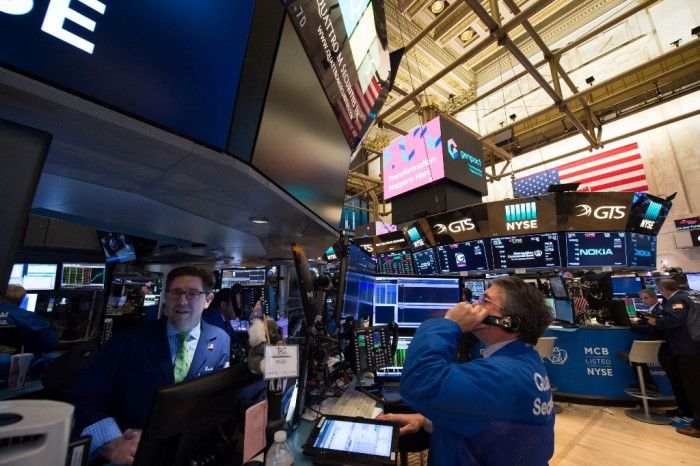 Analisis Wall Street Dibuka Melemah, Lonjakan Minyak dan Kekhawatiran AI Tekan Pasar - Bestprofit Futures Trading 2026-10-23